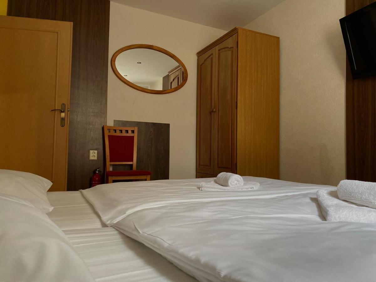 & Pool Prestige Ivica Aparthotel 3*