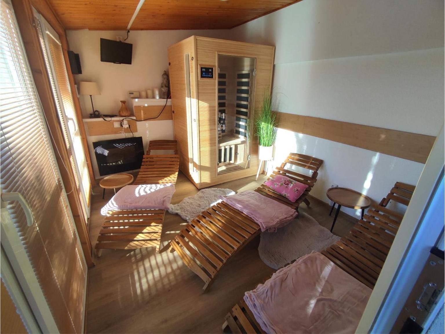 & Pool Prestige Ivica Aparthotel 3*