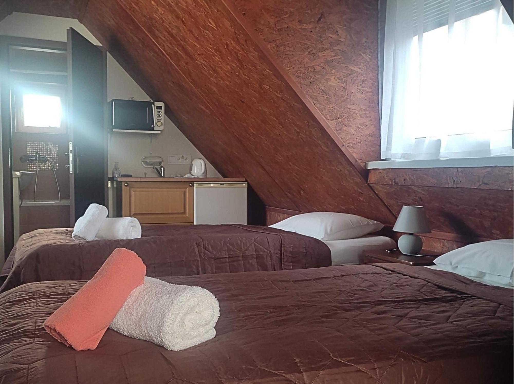 & Pool Prestige Ivica Aparthotel 3*