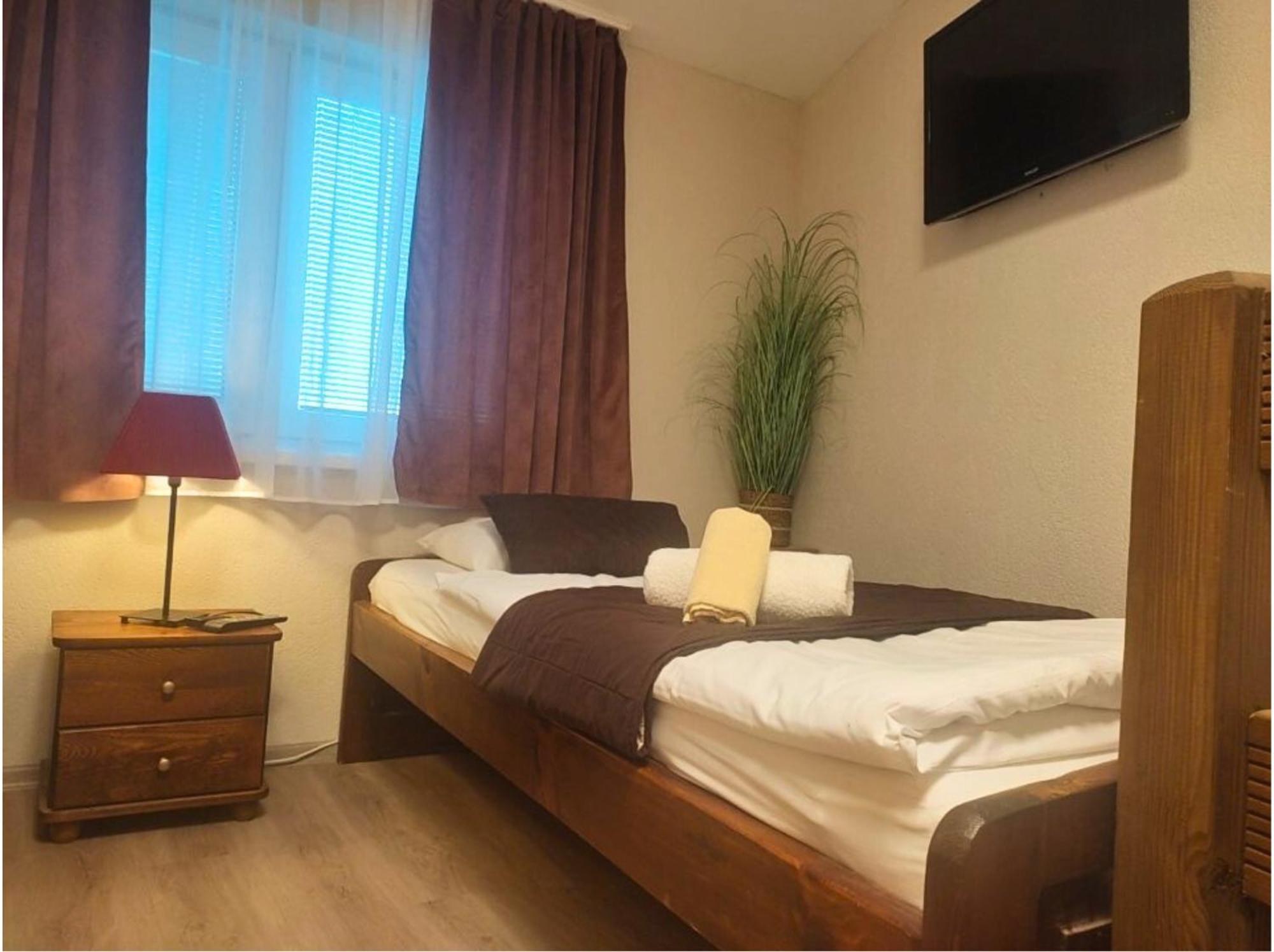 & Pool Prestige Ivica Aparthotel