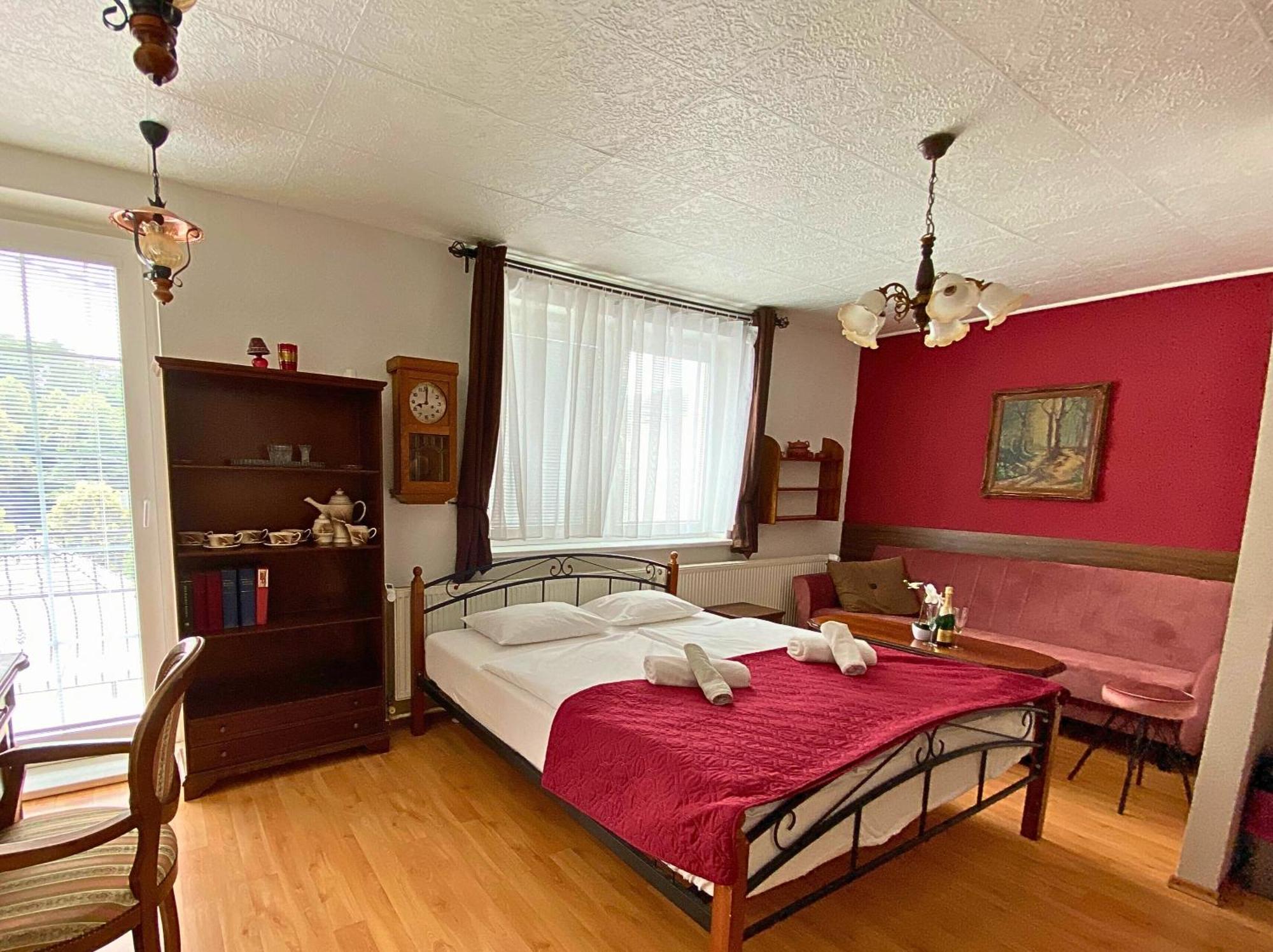 Aparthotel & Pool Prestige Ivica 3*